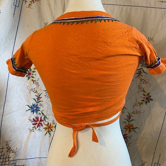 SOLD!! 60s/70s VINTAGE ORANGE WRAP CROP TOP - Picture 3 of 5